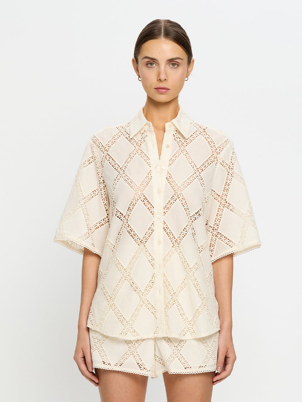 Izzy-Shirt-Cream-06