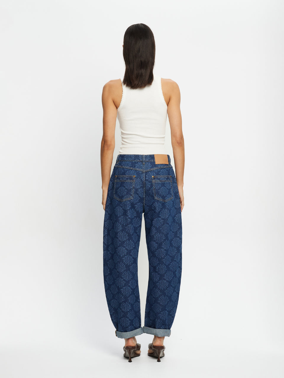 Marla-Denim-Barrel-Leg-Jean-03