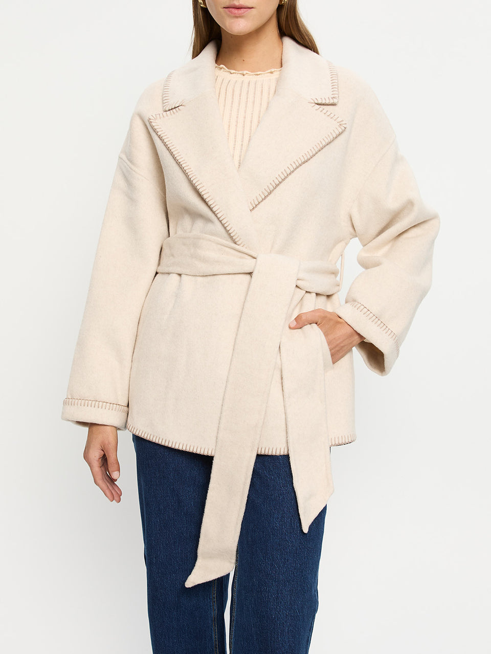 Josephina Jacket KIVARI | Model wears grey wrap jacket