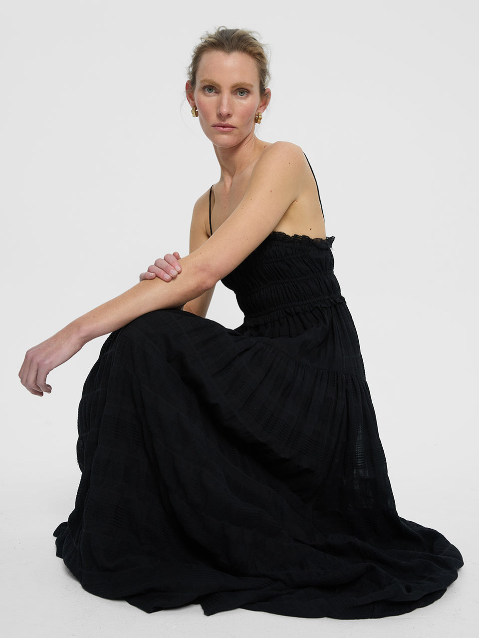 Rylan Maxi Dress KIVARI | Model wears black maxi dress