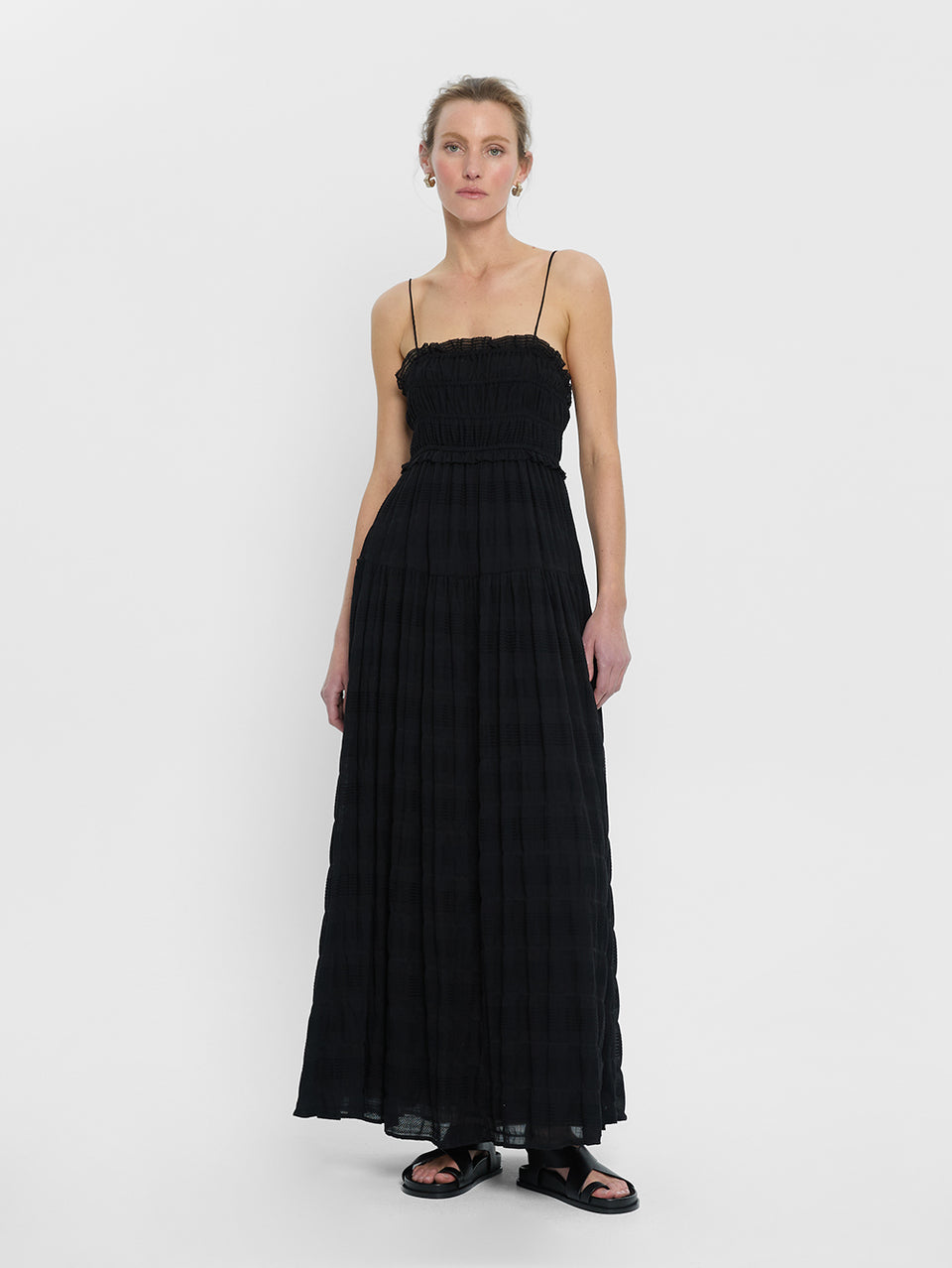Rylan Maxi Dress KIVARI | Model wears black maxi dress