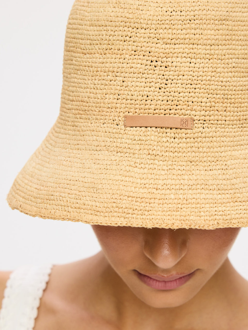 A37NAT-Bobbi-Raffia-Bucket-Hat-05