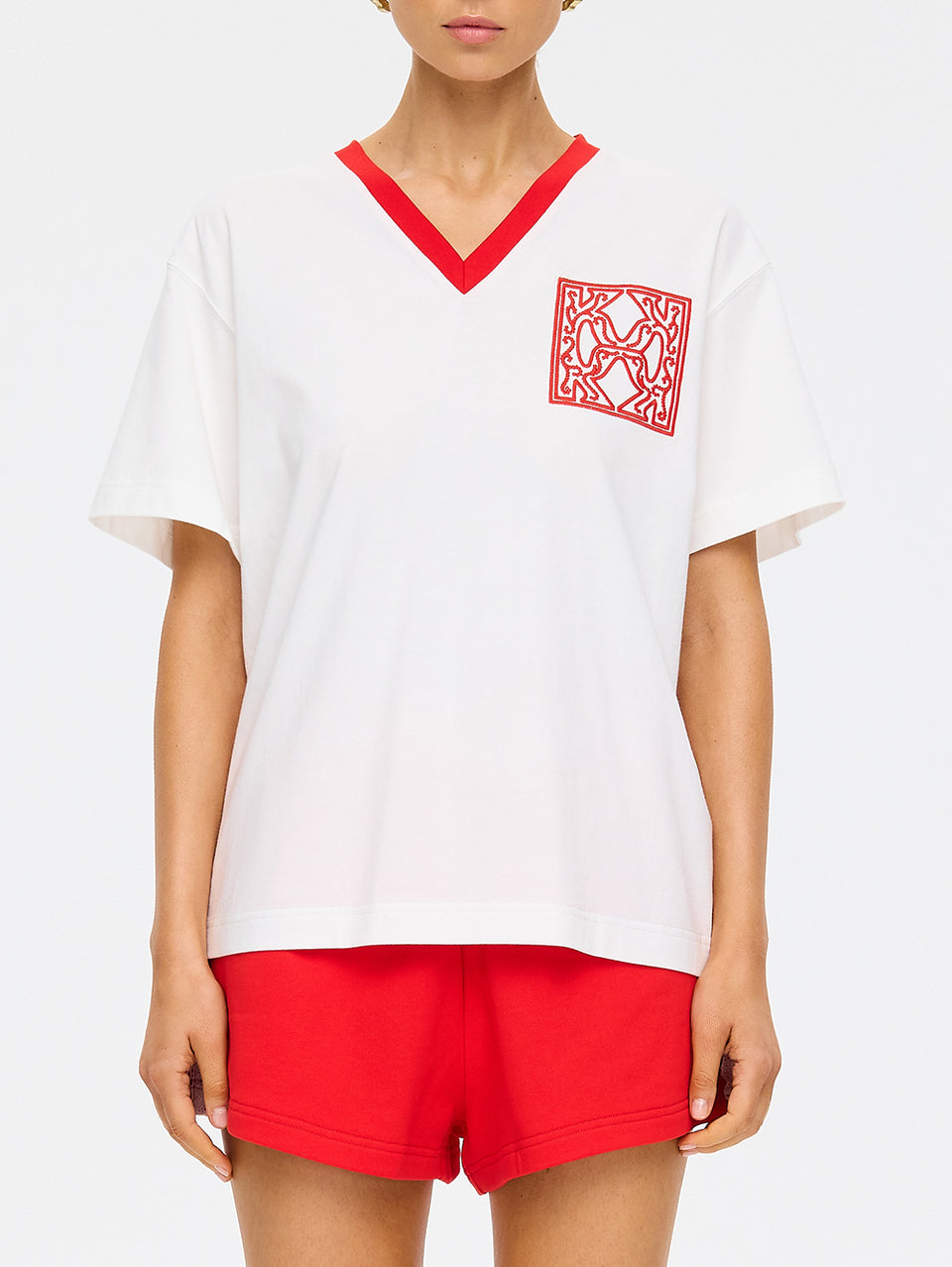 E90IVOR_Rue-Embroidered-Tee_Chili-Red_5