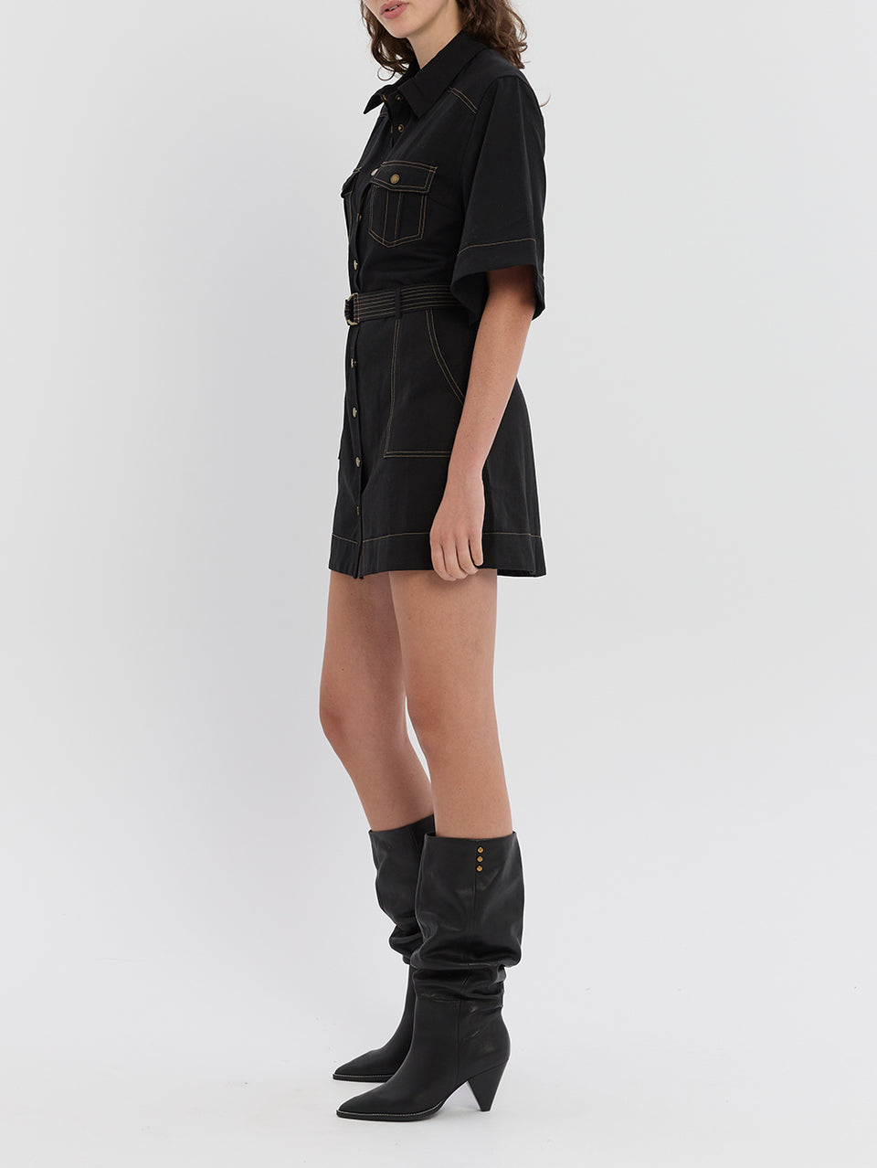 Gianna Mini Dress Black KIVARI | Model wears kimono style mini dress side view