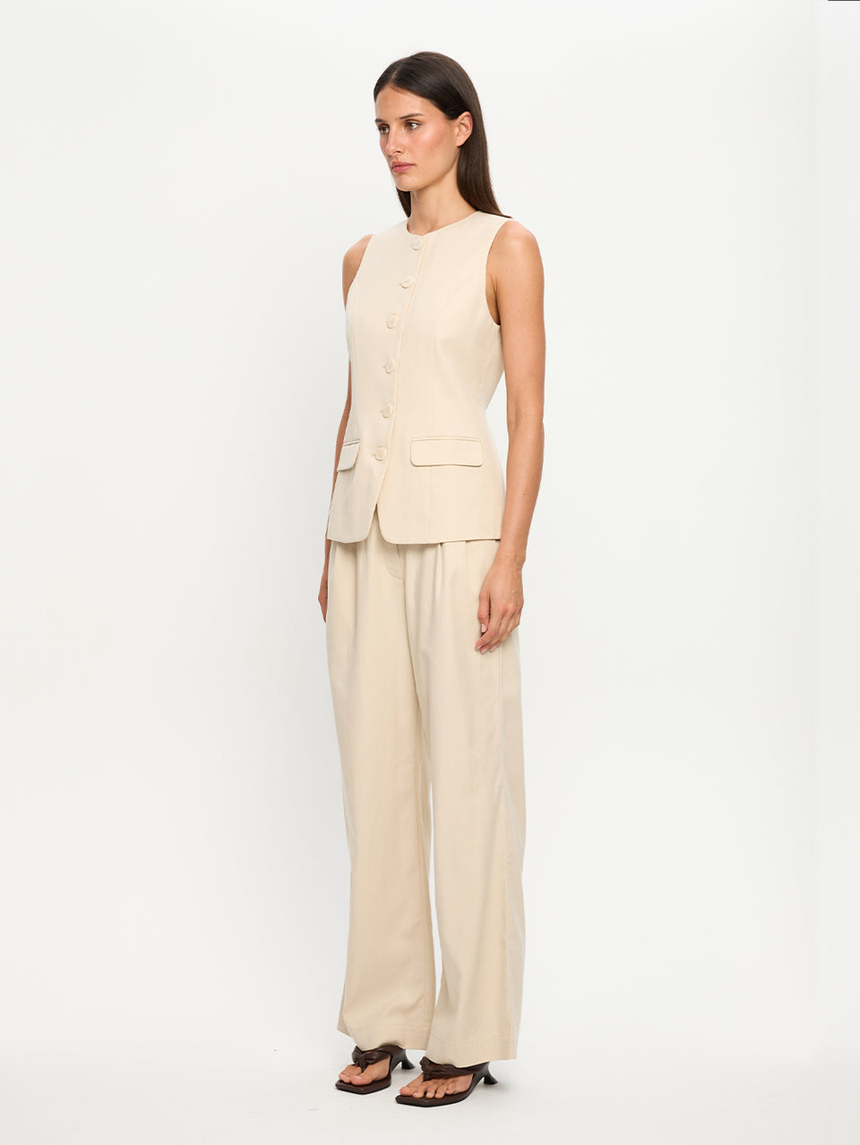 Hazel-Vest-Cream-02jpg