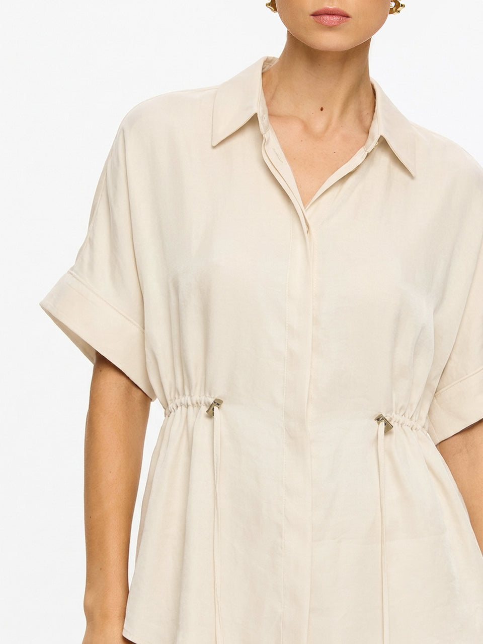 KIVARI Jaxon Shirt in Champagne – front-facing close-up of collared shirt with cinched waist tie