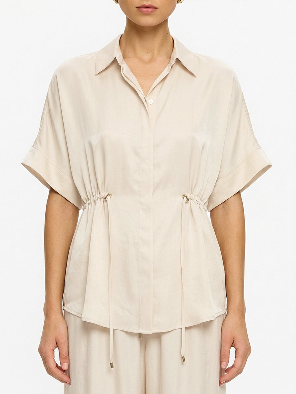 KIVARI Jaxon Shirt in Champagne – close-up of collared button-up shirt with drawstring waist detail
