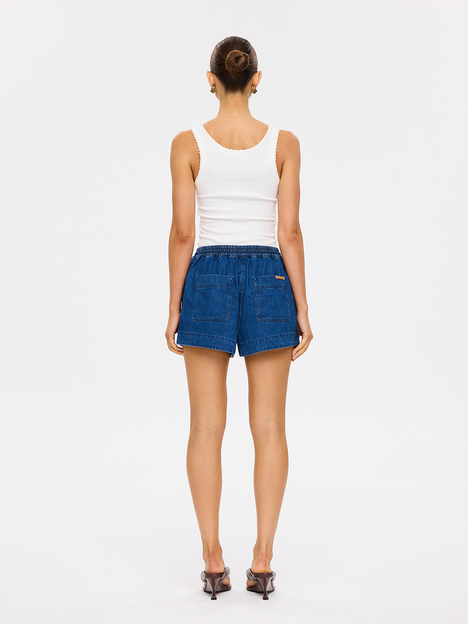M190COAST_Vaila Chambray Short_Coast Blue_3