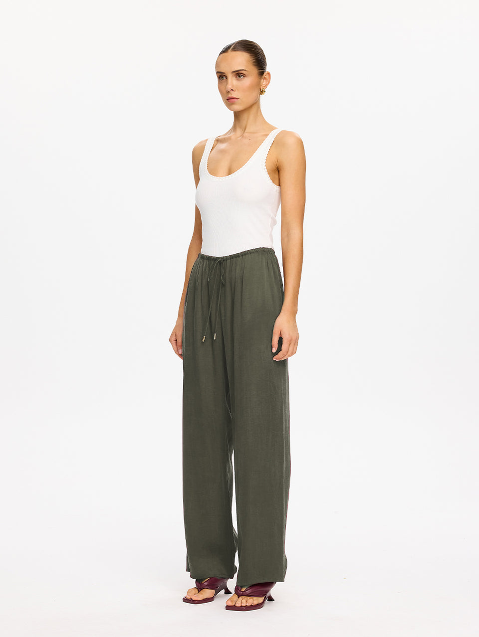 P35GRE-Blythe-Pant_Green_2