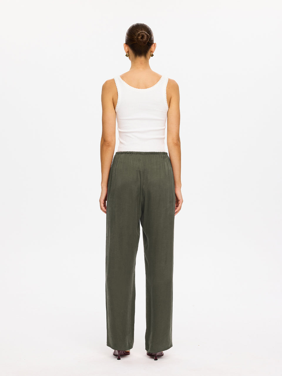 P35GRE-Blythe-Pant_Green_3