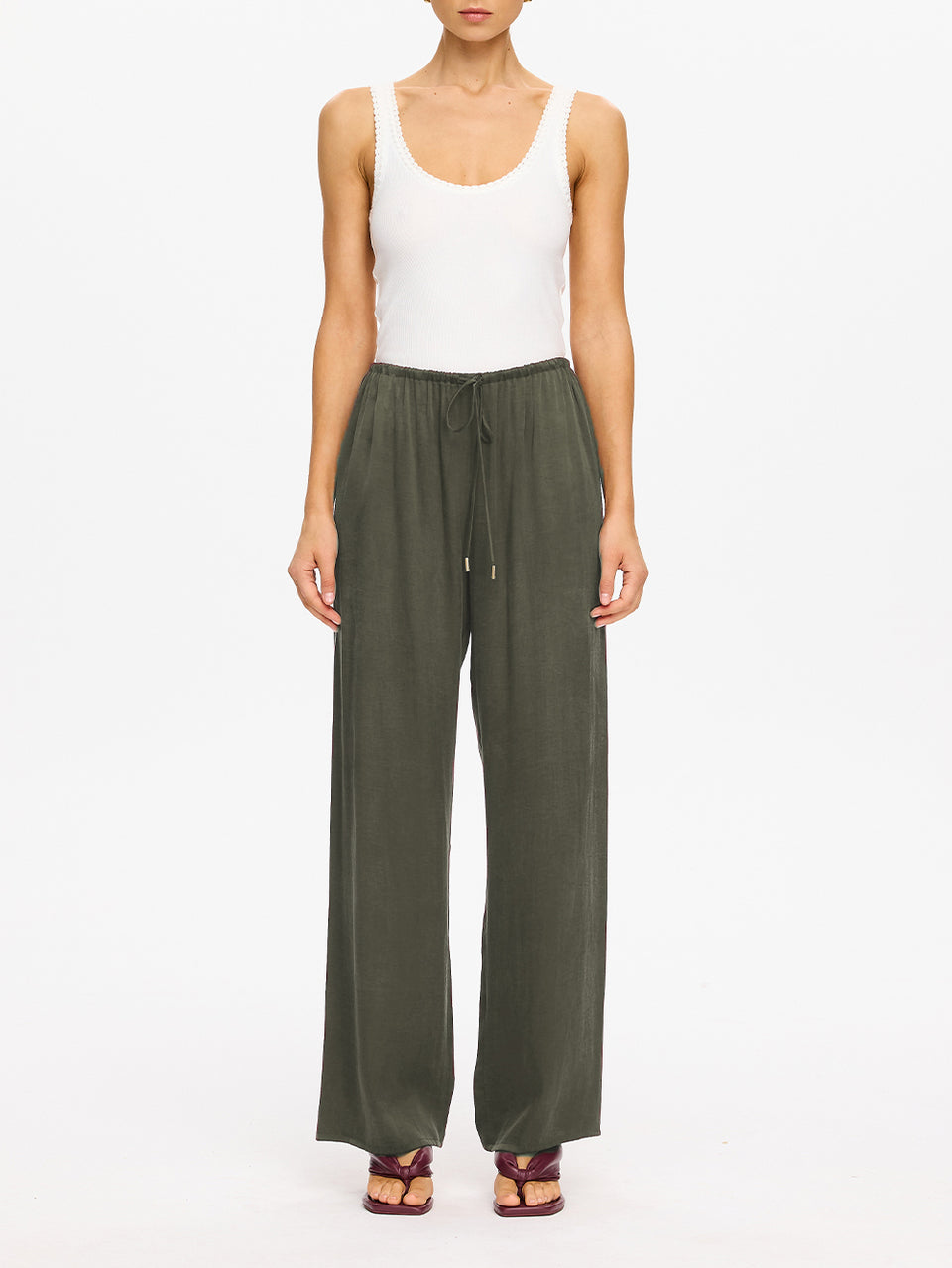 P35GRE-Blythe-Pant_Green_5