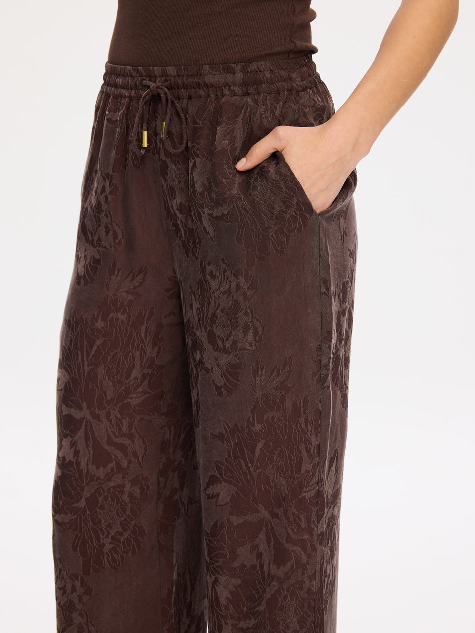 P74CHO-Brea-Pant-Chocolate-05