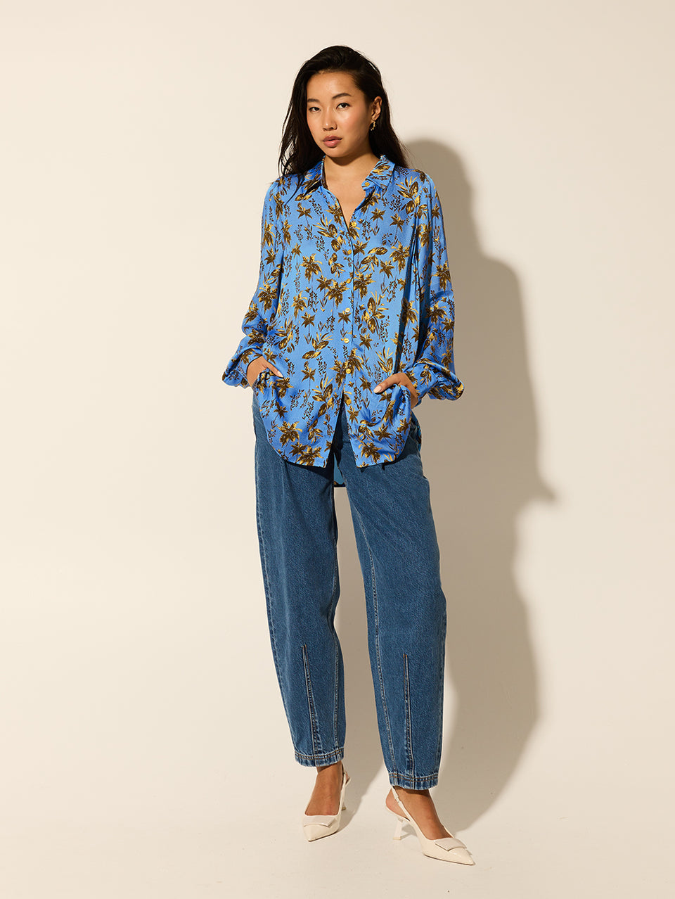 Paola Shirt KIVARI | Model wears blue shirt