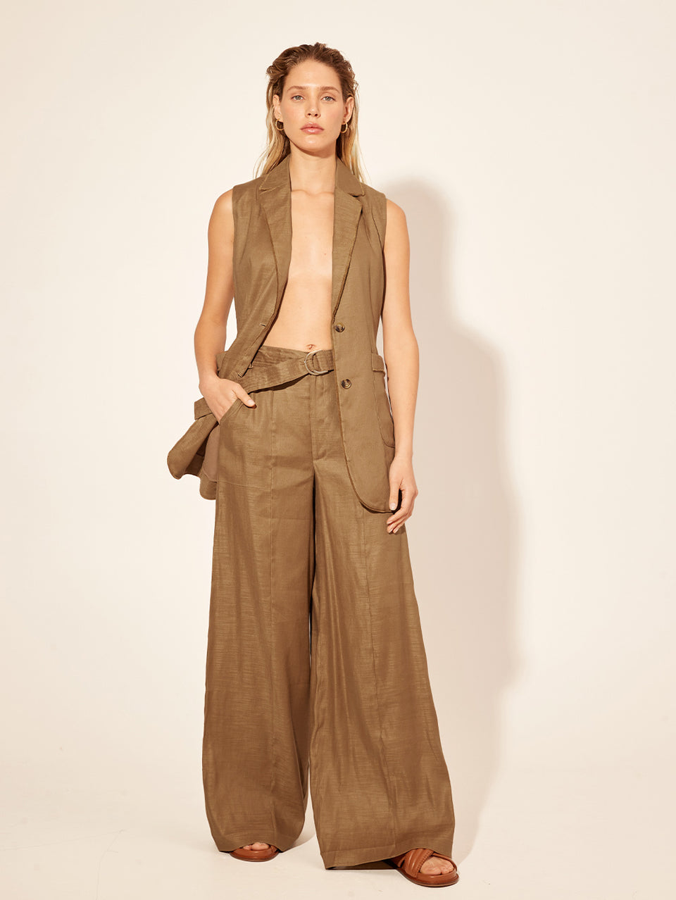Penelope Pant KIVARI | Model wears brown tailored pant