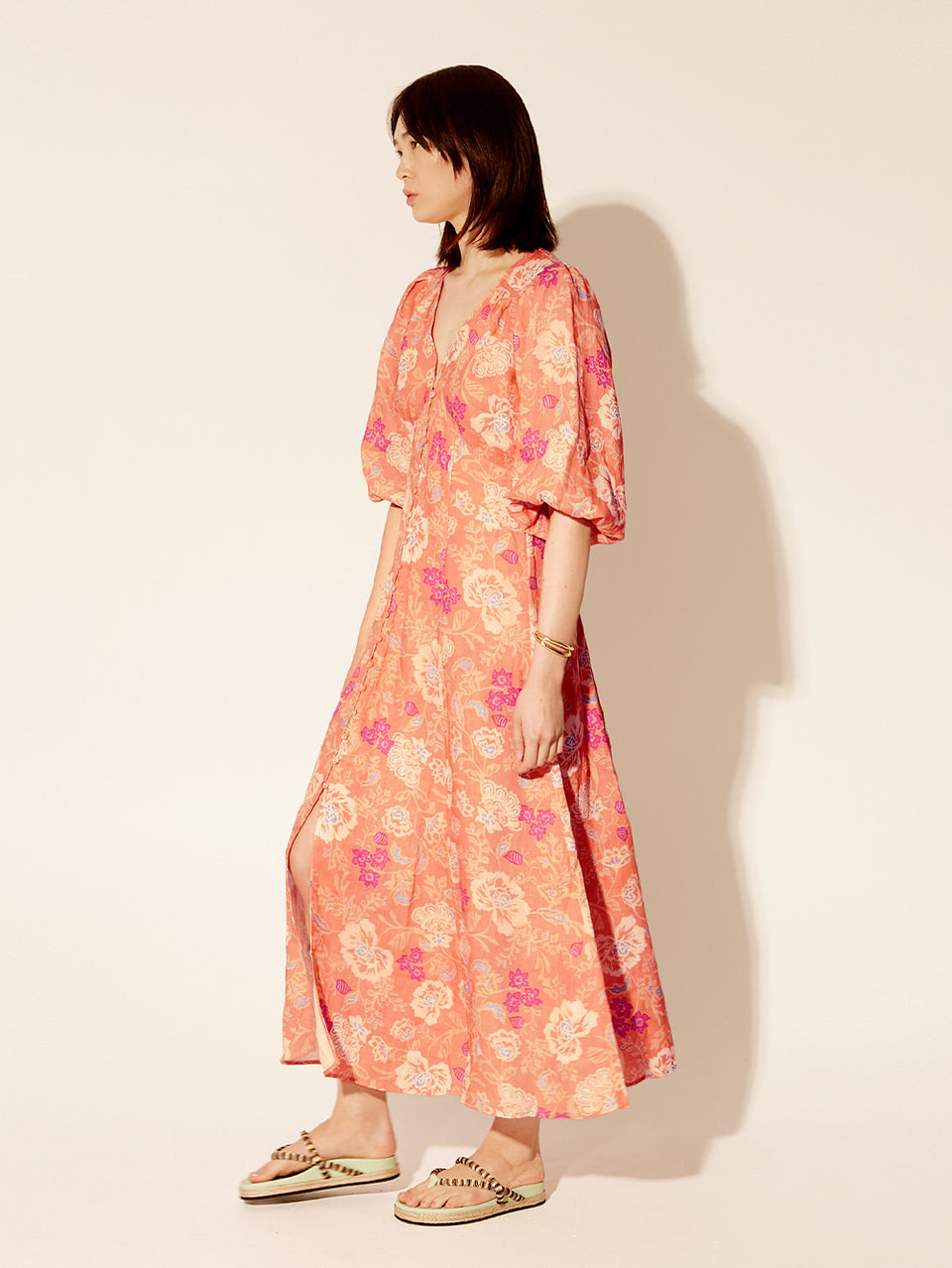 Rosa Maxi Dress KIVARI | Model wears pink floral dress side view