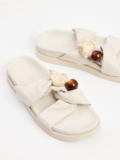 Kora Twist Flat