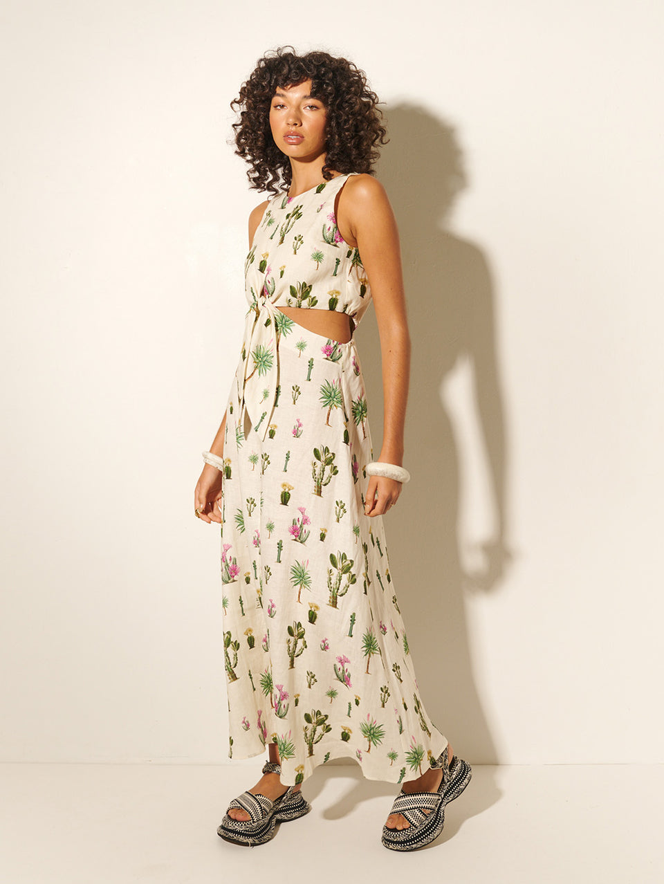 Saguaro Cut Out Maxi Dress KIVARI | Model wears cactus print maxi dress side view