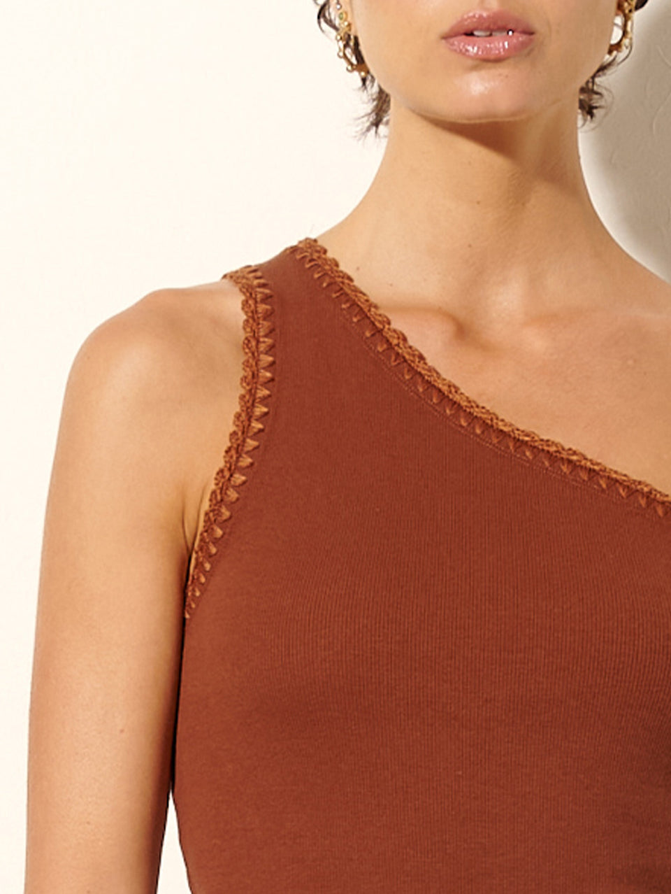 Tallulah One Shoulder Coffee KIVARI | Model wears brown one shoulder top detail shot