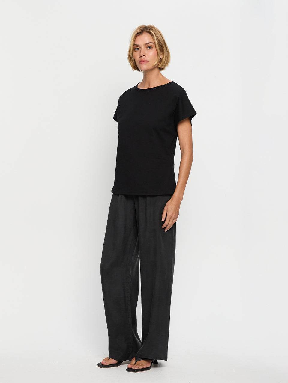 Thea Tee - Black