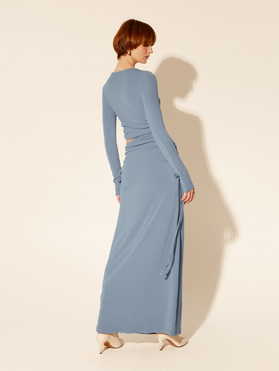 Vanessa Knit Midi Dress KIVARI | Model wears blue midi dress back view